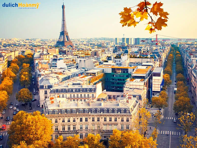 Cảnh sắc Paris đẹp lãng mạn vào mùa cây thay lá